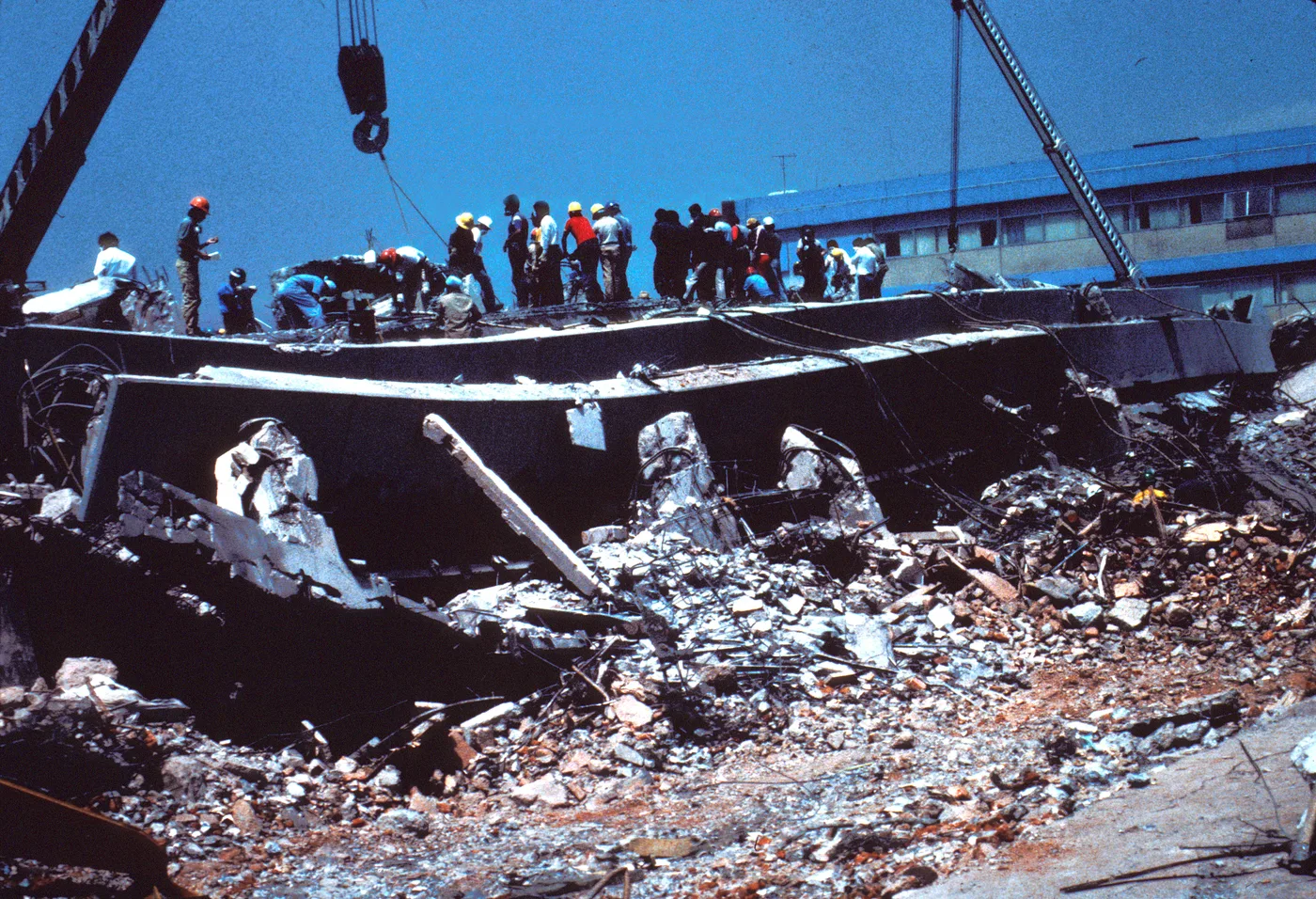 Srušeni dio Opće bolnice nakon potresa u Meksiku 1985.