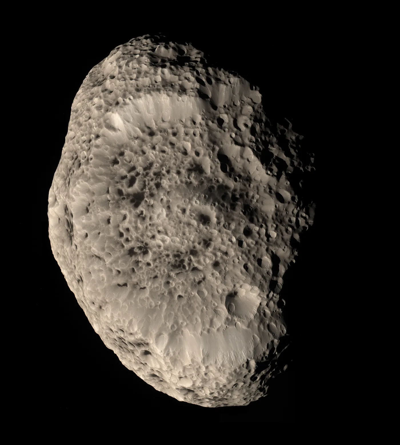 Saturnov mjesec Hyperion na snimci sonde Cassini