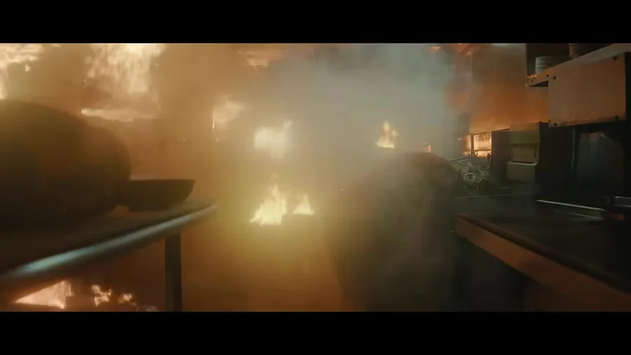 Požar u kuhinji u kadru iz serije Crystal Lake