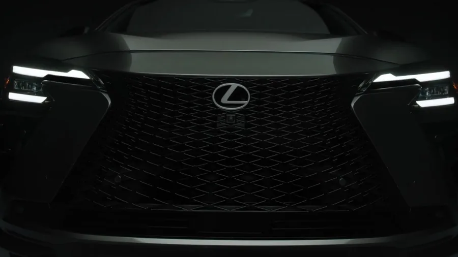Lexus osvježio NX: veći doseg za plug-in hibrid i novi 14-inčni zaslon