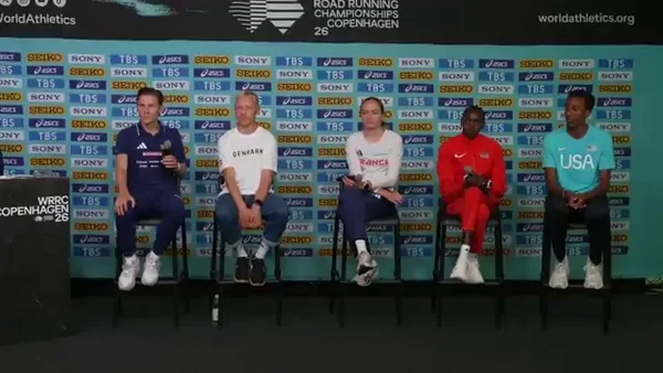 Elitni trkači na konferenciji za medije uoči Svjetskog prvenstva u cestovnom trčanju u Kopenhagenu