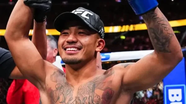 Joshua Van s pojasom UFC prvaka u oktogonu
