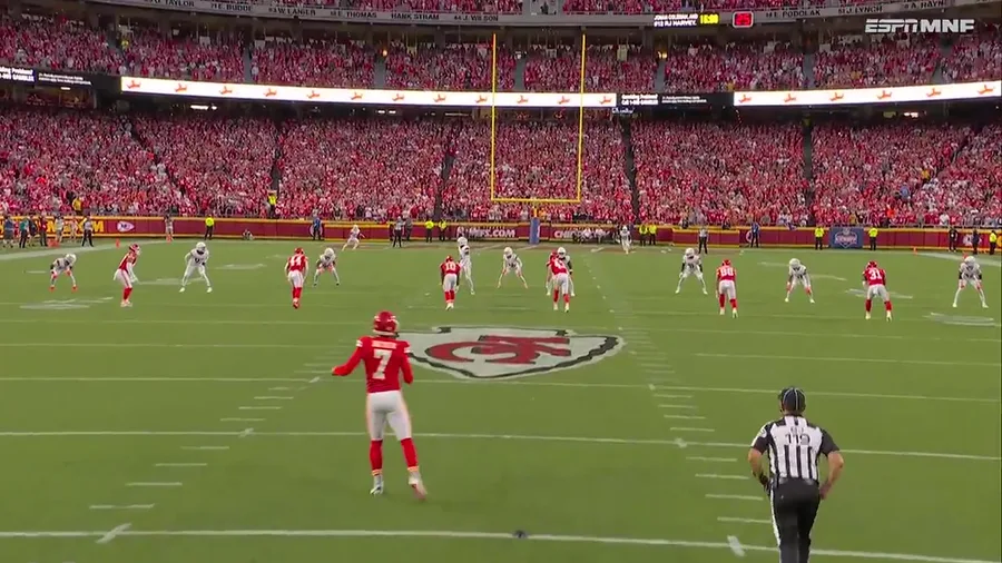 Igrači Kansas City Chiefsa i Denver Broncosa tijekom utakmice prvog kola NFL-a.