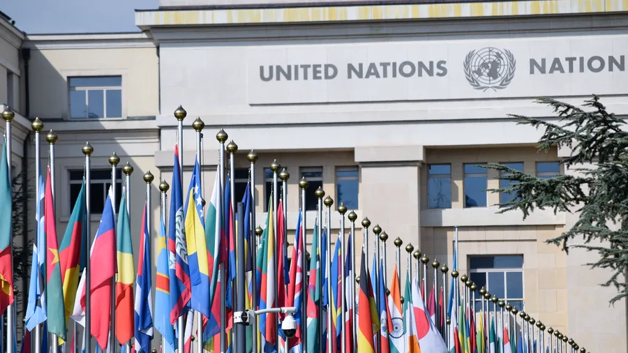 Zastave država ispred Ureda Ujedinjenih naroda u Ženevi