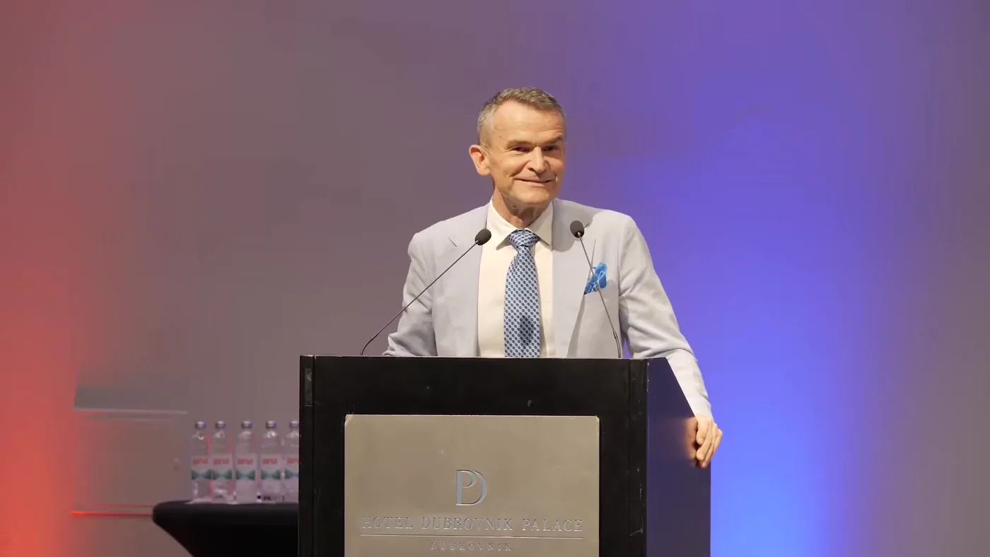 Ante Žigman govori za govornicom na stručnom skupu