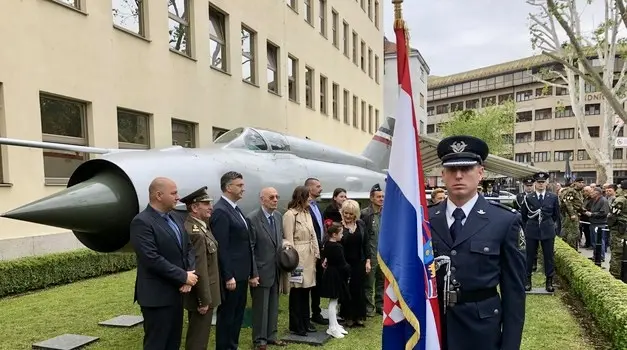 “Ja sam Hrvat, ne mogu i neću pucati na Hrvate” – Bljesak i Perešin: dan kada je Hrvatska pokazala snagu, a glavom je platio naš heroj – nakon toga uslijedila je i Oluja